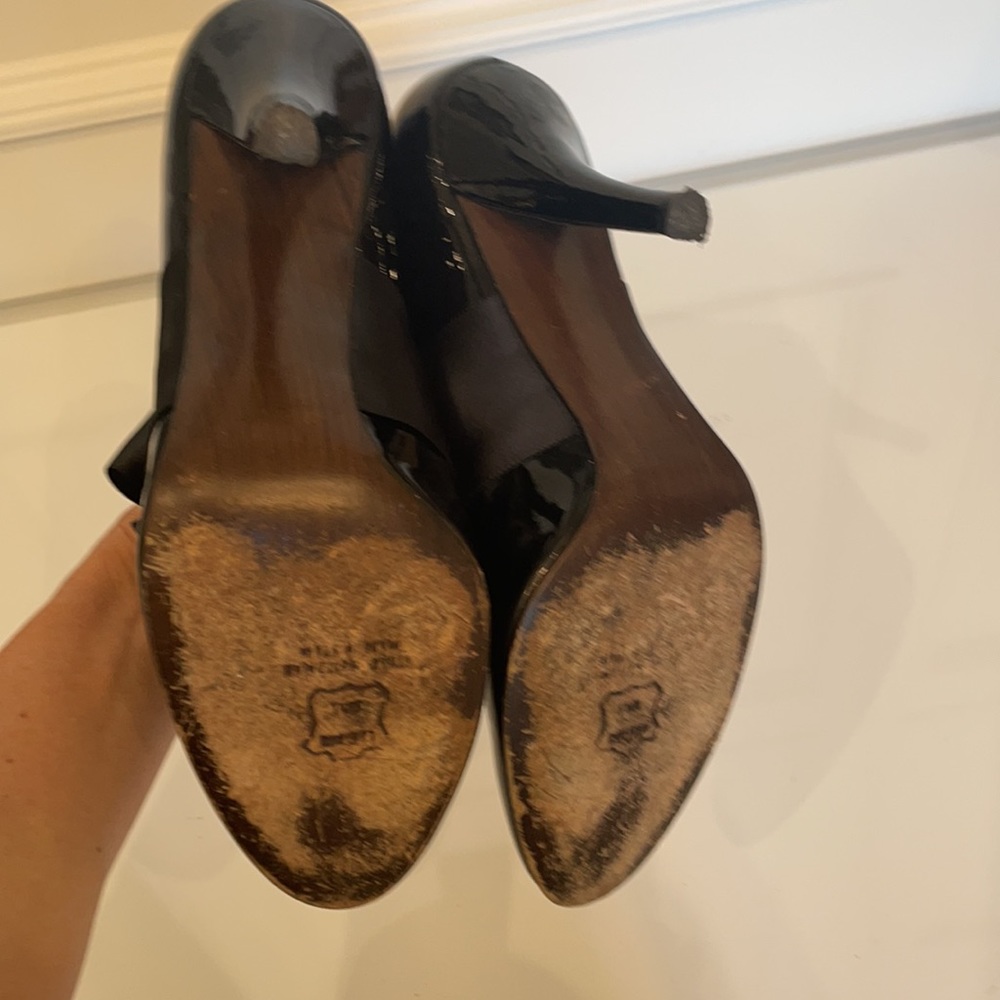 Stuart Weizmann Patent And Silk Bow Booties 7.5 - image 6